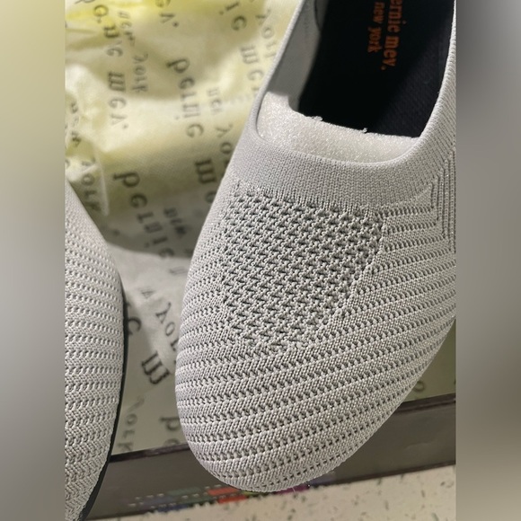 Bernie Mev Womans NIKKI Comfort SlipOns Sz 7.5 Knit Ballet Flats Light Gray NEW - Picture 4 of 12